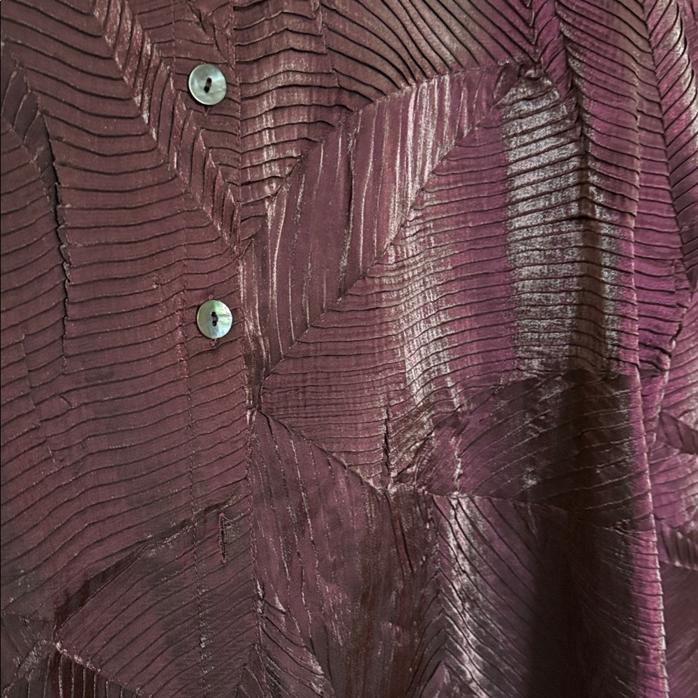 Chico’s textured satin look top ,beautiful pattern,button front,Chico’s 3=XL